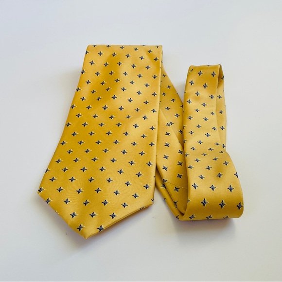 Brooks Brothers Basics Yellow Silk Men's Tie W: 3 5/8" BY L: 59" made in USA - Picture 3 of 6